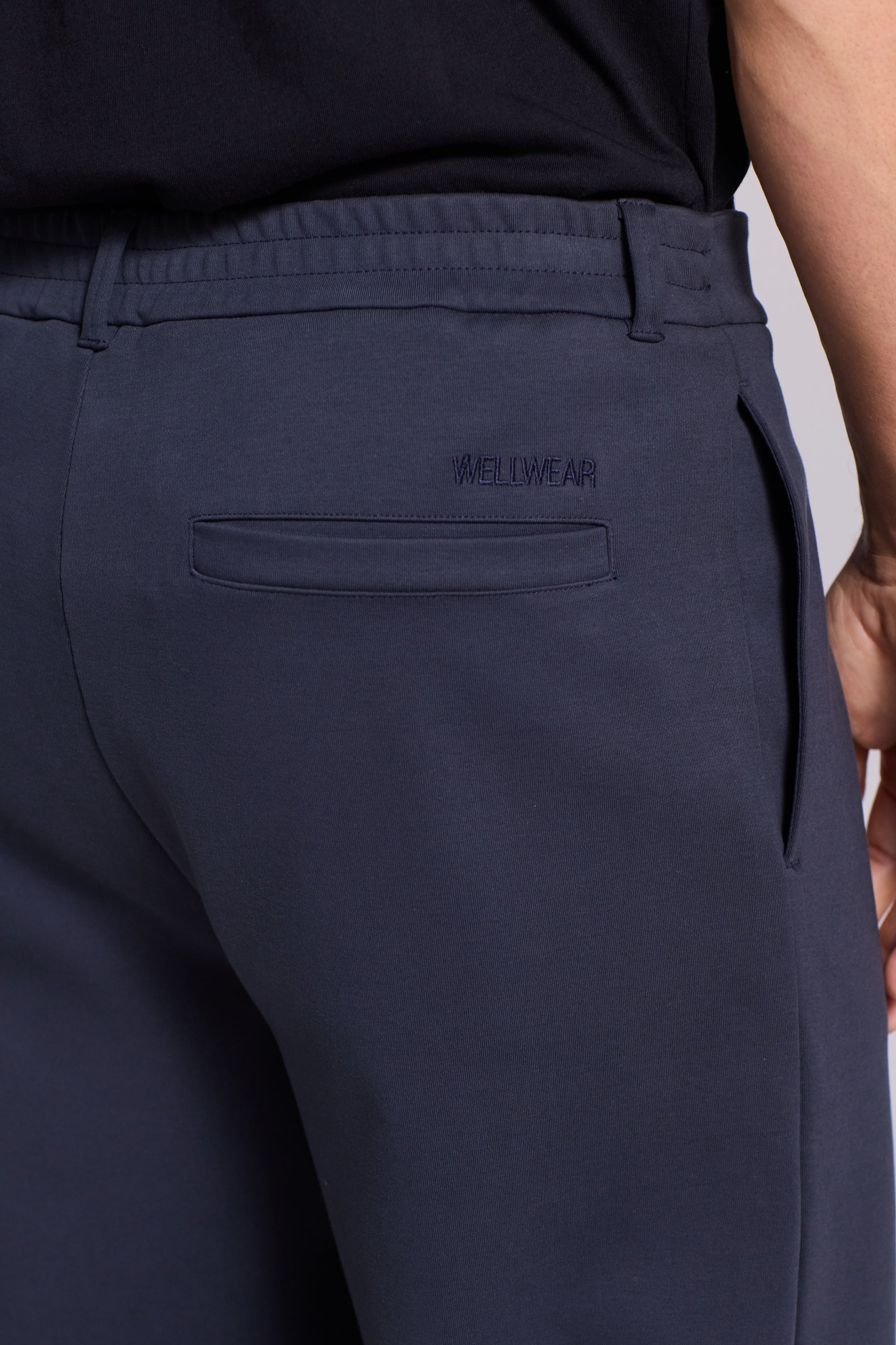 Easy Tapered Pant - Midnight | David Gandy Wellwear